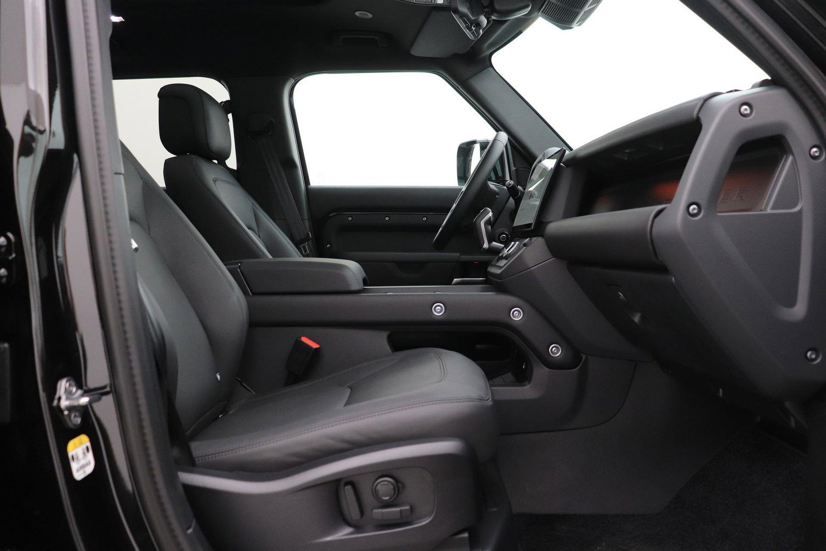 Land Rover Defender 2.0 P300e 110 X-Dynamic HSE | FACELIFT | ClearSight | Meridian Surround | Koelbox | Luchtvering | Trekhaak