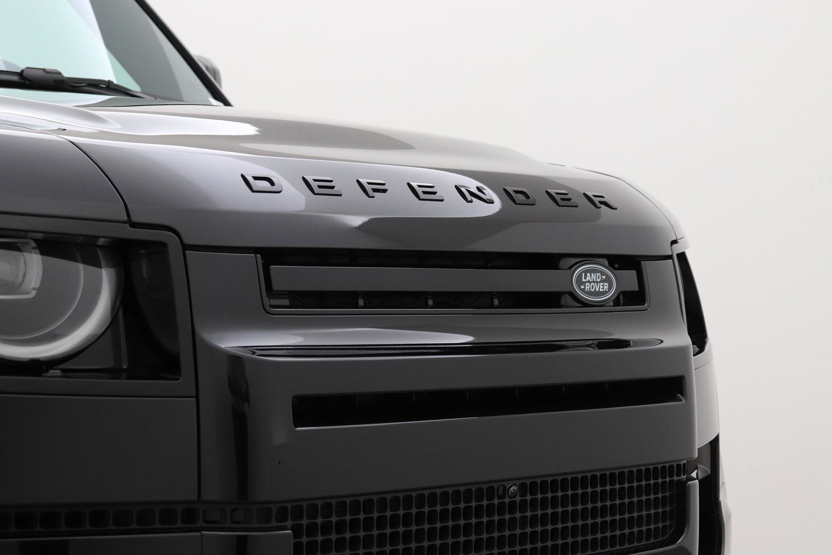 Land Rover Defender 2.0 P300e 110 X-Dynamic HSE | FACELIFT | ClearSight | Meridian Surround | Koelbox | Luchtvering | Trekhaak