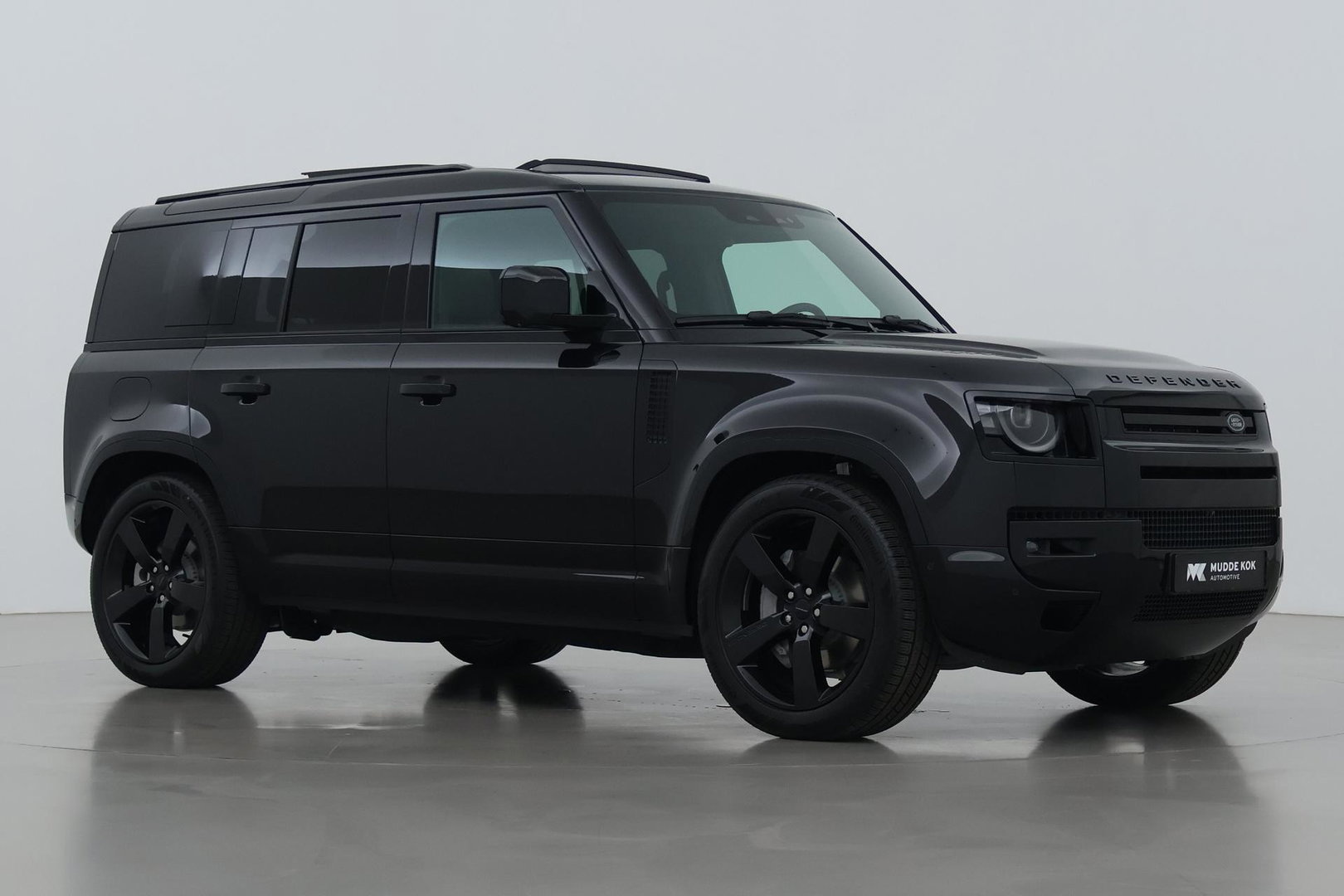 Land Rover Defender 2.0 P300e 110 X-Dynamic HSE | FACELIFT | ClearSight | Meridian Surround | Koelbox | Luchtvering | Trekhaak