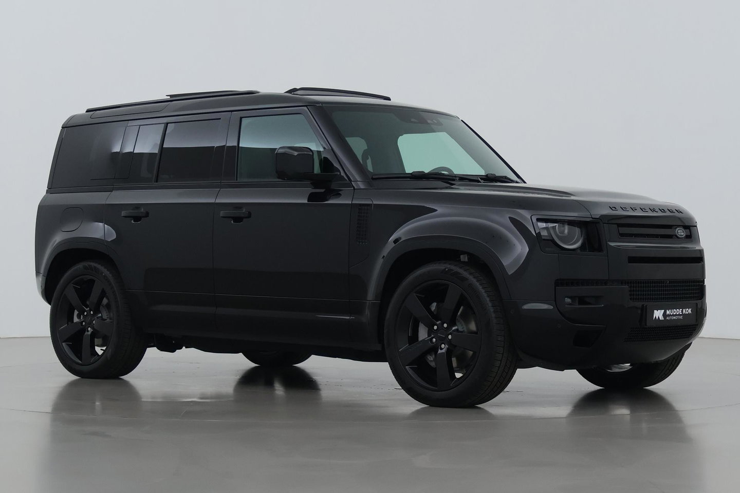 Land Rover Defender 2.0 P300e 110 X-Dynamic HSE | FACELIFT | ClearSight | Meridian Surround | Koelbox | Luchtvering | Trekhaak