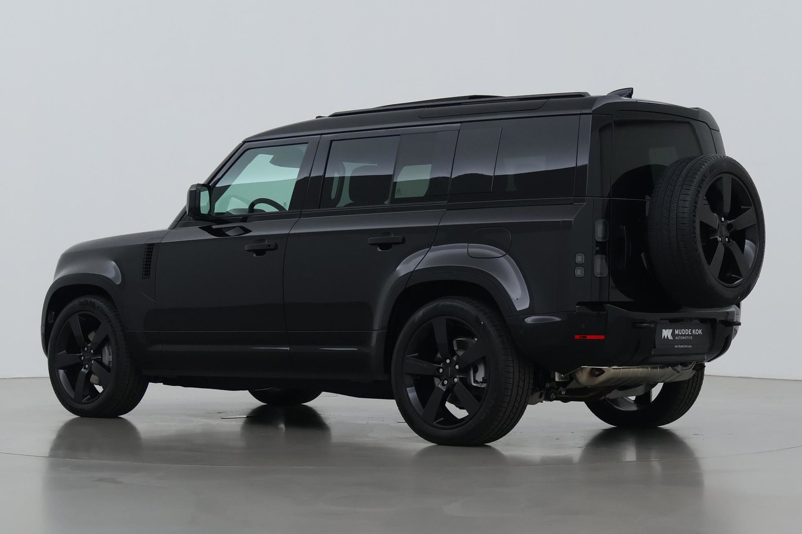 Land Rover Defender 2.0 P300e 110 X-Dynamic HSE | FACELIFT | ClearSight | Meridian Surround | Koelbox | Luchtvering | Trekhaak