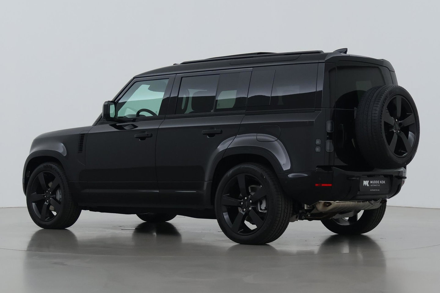 Land Rover Defender 2.0 P300e 110 X-Dynamic HSE | FACELIFT | ClearSight | Meridian Surround | Koelbox | Luchtvering | Trekhaak
