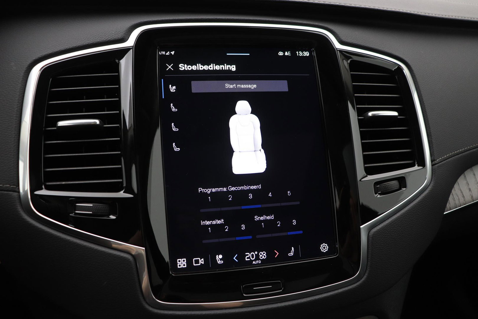 Volvo XC90 T8 Recharge AWD Ultimate Bright | ACC | Luchtvering | Panoramadak | Harman/Kardon | Massage | Head-Up | 21 inch