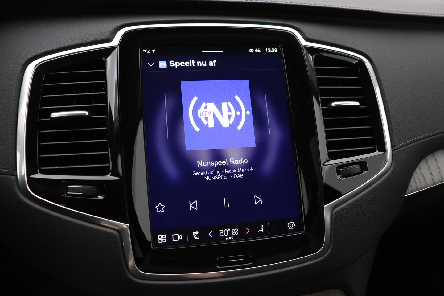Volvo XC90 T8 Recharge AWD Ultimate Bright | ACC | Luchtvering | Panoramadak | Harman/Kardon | Massage | Head-Up | 21 inch