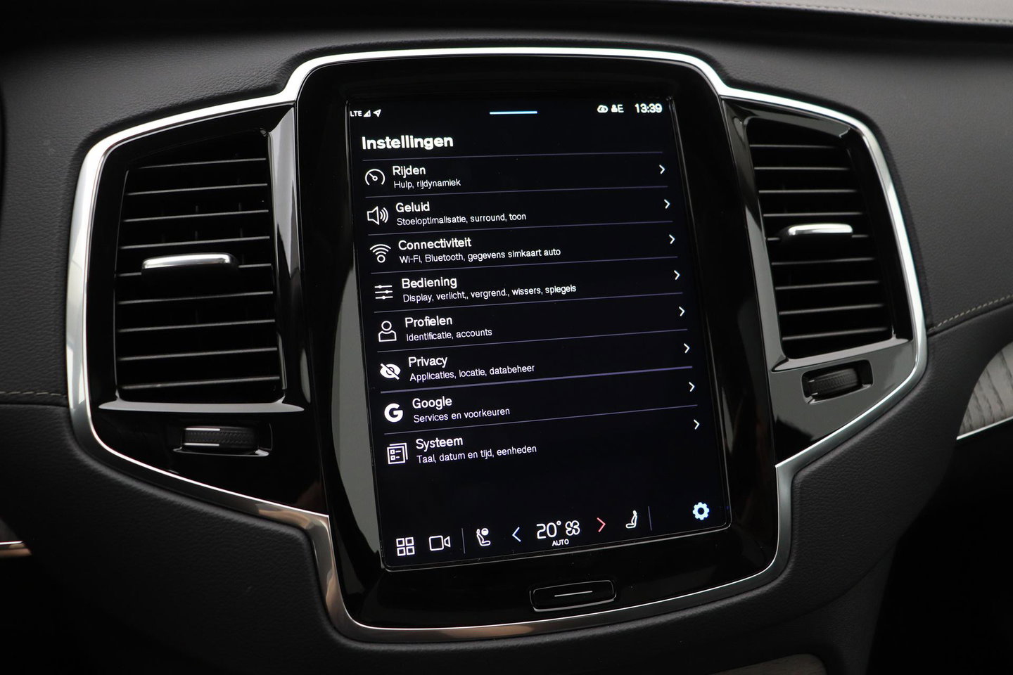 Volvo XC90 T8 Recharge AWD Ultimate Bright | ACC | Luchtvering | Panoramadak | Harman/Kardon | Massage | Head-Up | 21 inch