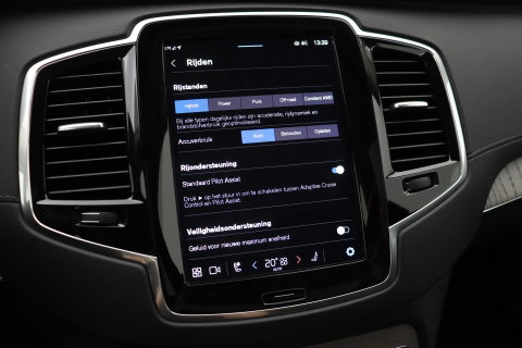 Volvo XC90 T8 Recharge AWD Ultimate Bright | ACC | Luchtvering | Panoramadak | Harman/Kardon | Massage | Head-Up | 21 inch