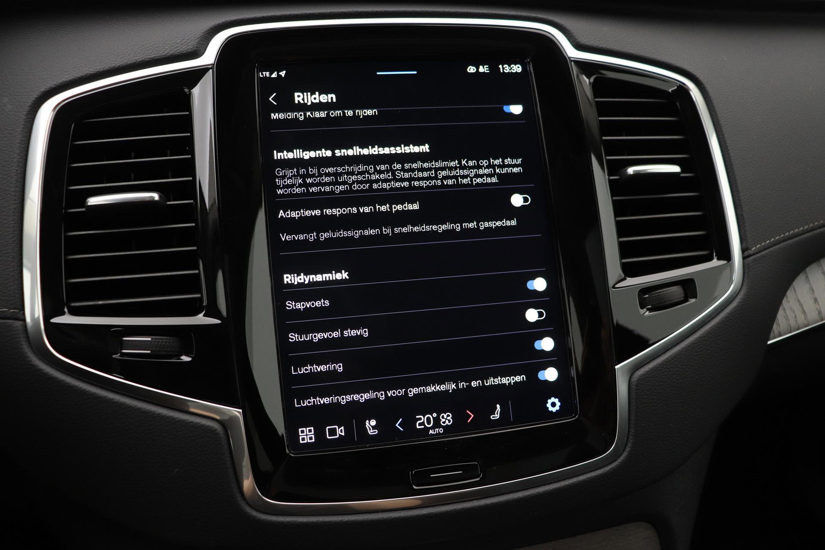 Volvo XC90 T8 Recharge AWD Ultimate Bright | ACC | Luchtvering | Panoramadak | Harman/Kardon | Massage | Head-Up | 21 inch