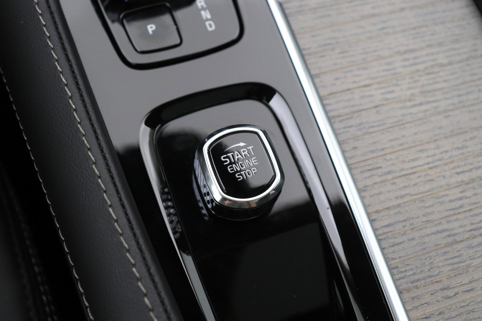 Volvo XC90 T8 Recharge AWD Ultimate Bright | ACC | Luchtvering | Panoramadak | Harman/Kardon | Massage | Head-Up | 21 inch