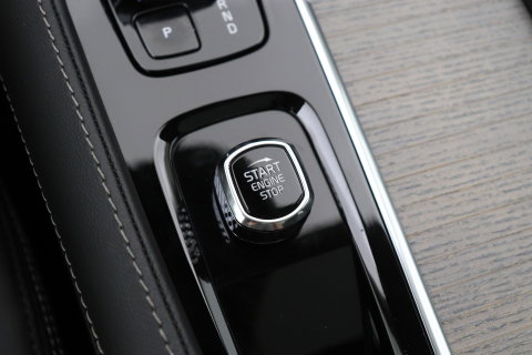 Volvo XC90 T8 Recharge AWD Ultimate Bright | ACC | Luchtvering | Panoramadak | Harman/Kardon | Massage | Head-Up | 21 inch