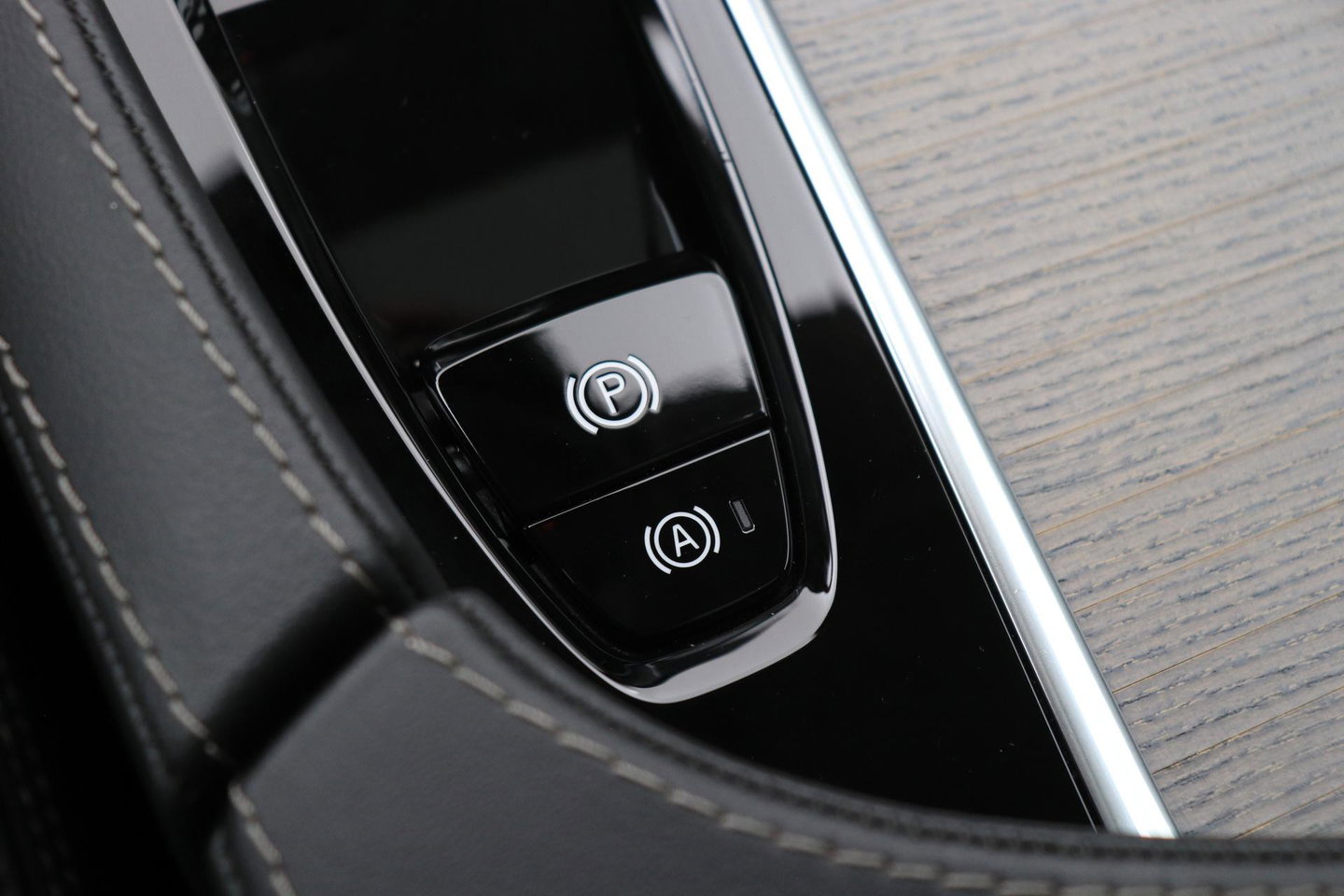 Volvo XC90 T8 Recharge AWD Ultimate Bright | ACC | Luchtvering | Panoramadak | Harman/Kardon | Massage | Head-Up | 21 inch