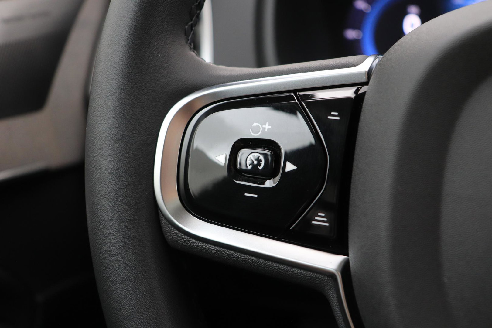 Volvo XC90 T8 Recharge AWD Ultimate Bright | ACC | Luchtvering | Panoramadak | Harman/Kardon | Massage | Head-Up | 21 inch