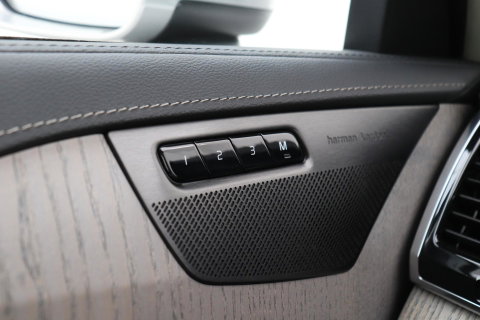 Volvo XC90 T8 Recharge AWD Ultimate Bright | ACC | Luchtvering | Panoramadak | Harman/Kardon | Massage | Head-Up | 21 inch
