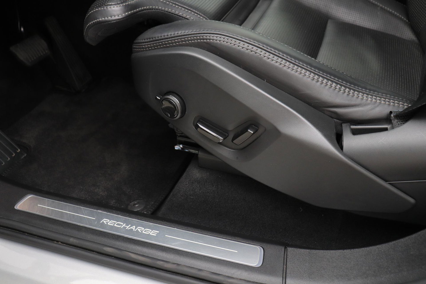 Volvo XC90 T8 Recharge AWD Ultimate Bright | ACC | Luchtvering | Panoramadak | Harman/Kardon | Massage | Head-Up | 21 inch