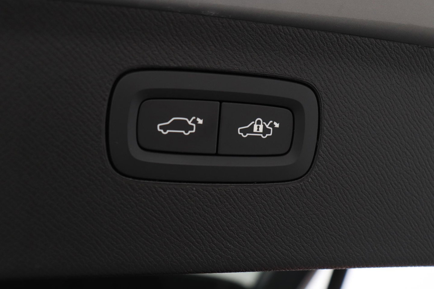 Volvo XC90 T8 Recharge AWD Ultimate Bright | ACC | Luchtvering | Panoramadak | Harman/Kardon | Massage | Head-Up | 21 inch
