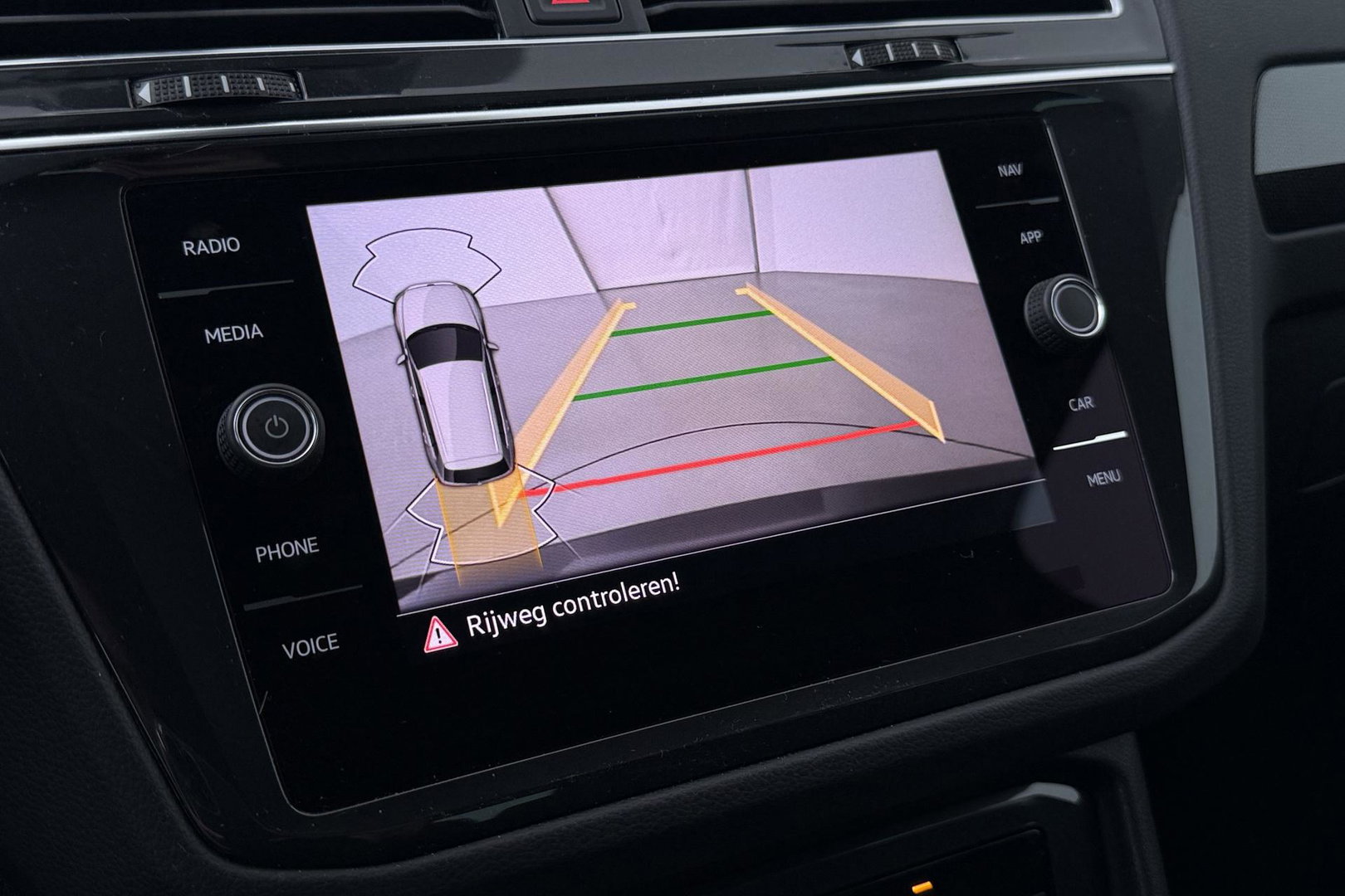 Volkswagen Tiguan 1.4 TSI eHybrid Business+ | Getint Glas | Camera | ACC | PDC V+A