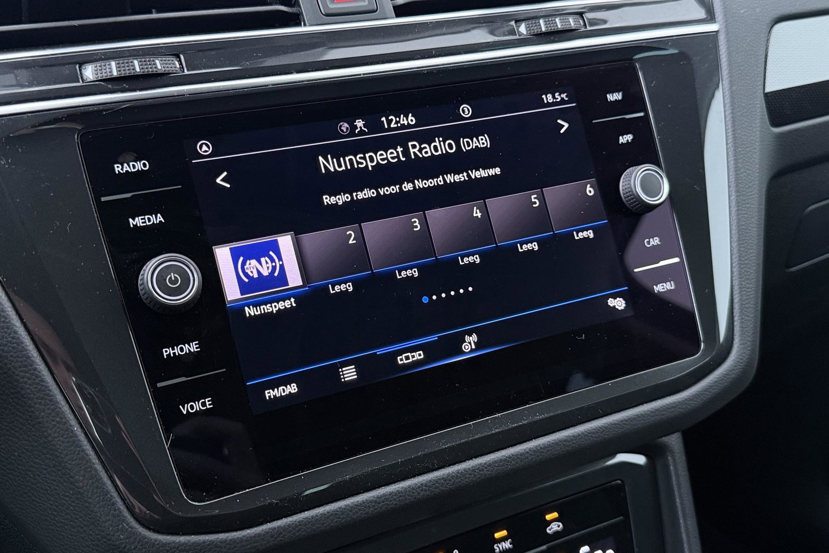 Volkswagen Tiguan 1.4 TSI eHybrid Business+ | Getint Glas | Camera | ACC | PDC V+A