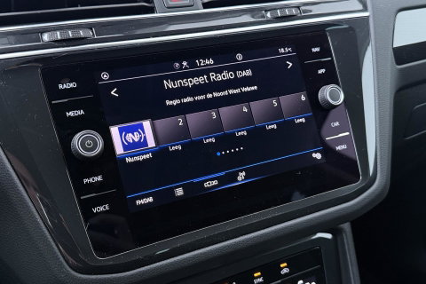 Volkswagen Tiguan 1.4 TSI eHybrid Business+ | Getint Glas | Camera | ACC | PDC V+A