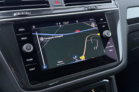 Volkswagen Tiguan 1.4 TSI eHybrid Business+ | Getint Glas | Camera | ACC | PDC V+A