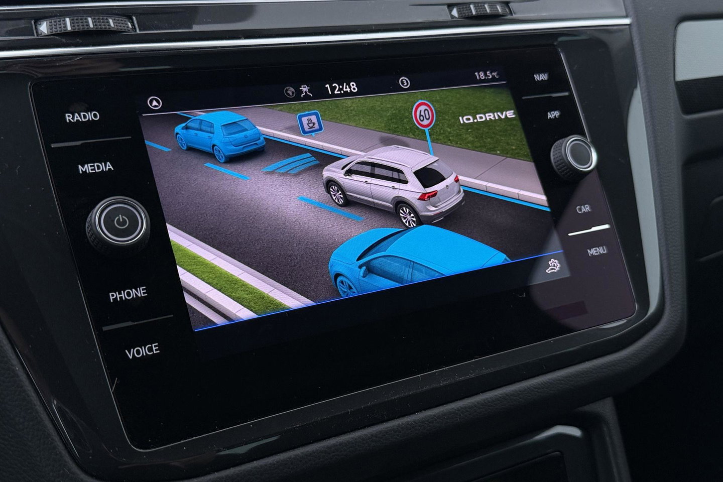 Volkswagen Tiguan 1.4 TSI eHybrid Business+ | Getint Glas | Camera | ACC | PDC V+A
