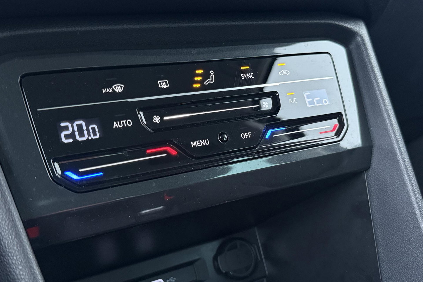 Volkswagen Tiguan 1.4 TSI eHybrid Business+ | Getint Glas | Camera | ACC | PDC V+A