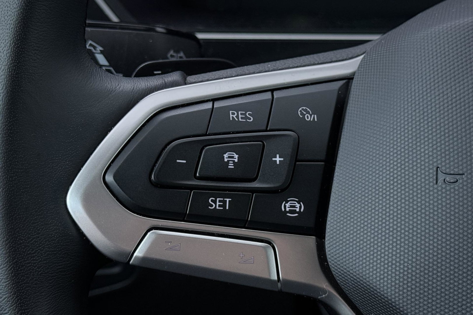 Volkswagen Tiguan 1.4 TSI eHybrid Business+ | Getint Glas | Camera | ACC | PDC V+A