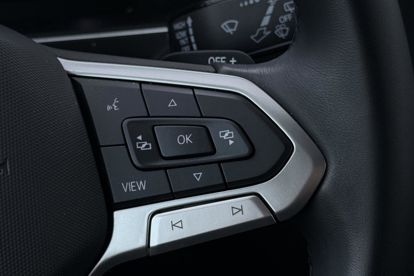 Volkswagen Tiguan 1.4 TSI eHybrid Business+ | Getint Glas | Camera | ACC | PDC V+A