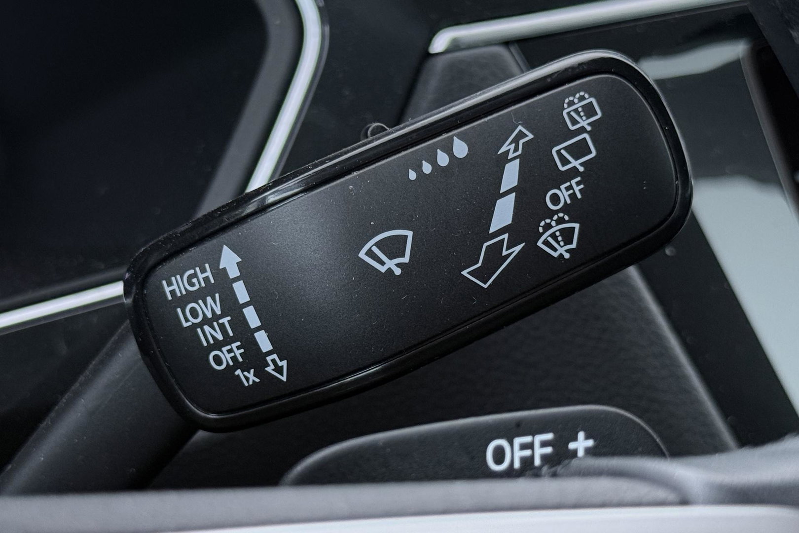Volkswagen Tiguan 1.4 TSI eHybrid Business+ | Getint Glas | Camera | ACC | PDC V+A