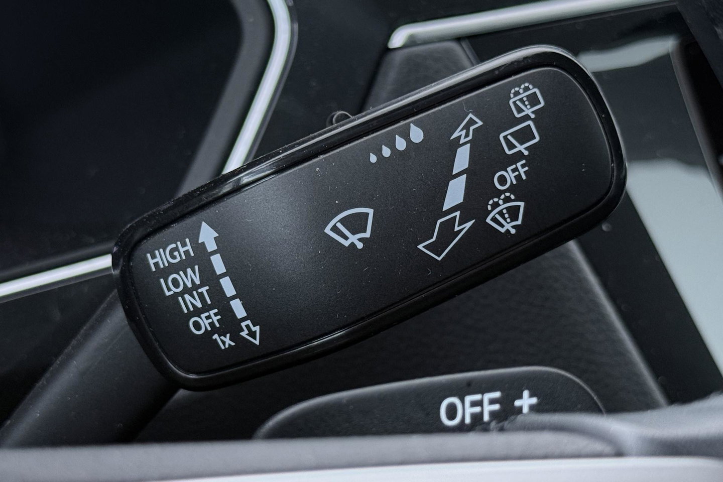 Volkswagen Tiguan 1.4 TSI eHybrid Business+ | Getint Glas | Camera | ACC | PDC V+A