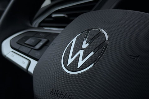 Volkswagen Tiguan 1.4 TSI eHybrid Business+ | Getint Glas | Camera | ACC | PDC V+A