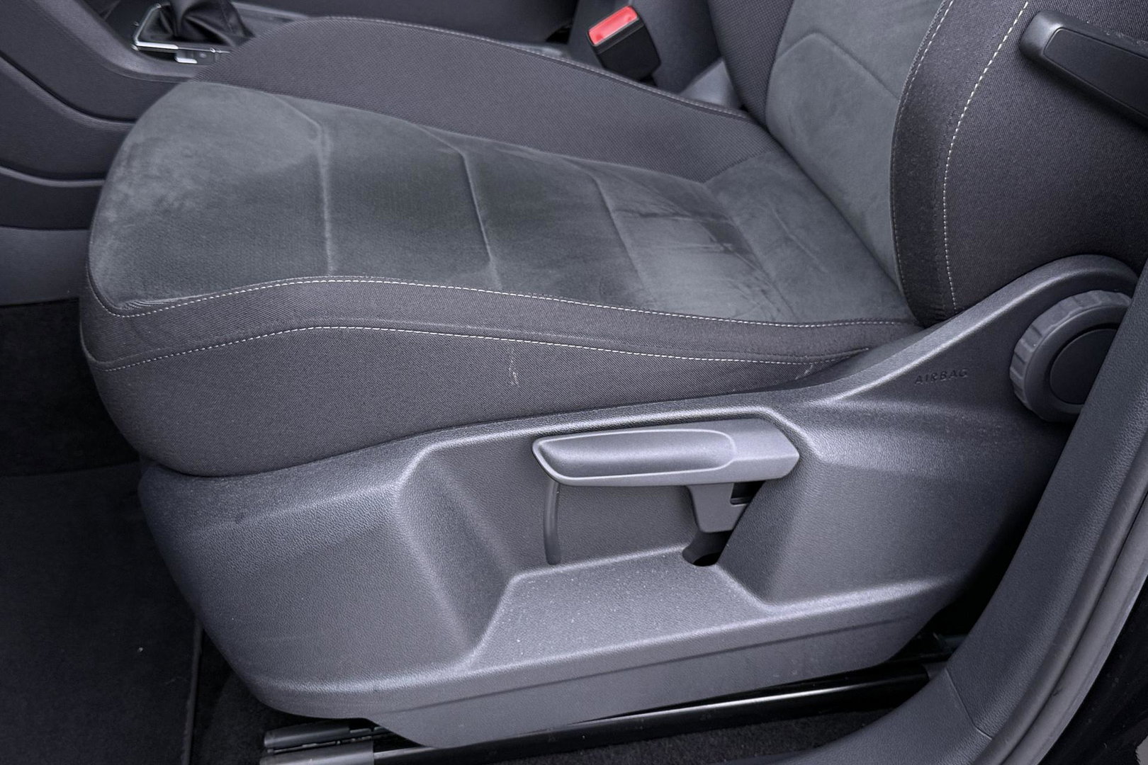 Volkswagen Tiguan 1.4 TSI eHybrid Business+ | Getint Glas | Camera | ACC | PDC V+A