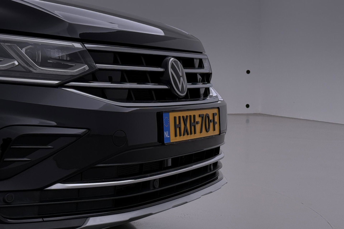 Volkswagen Tiguan 1.4 TSI eHybrid Business+ | Getint Glas | Camera | ACC | PDC V+A