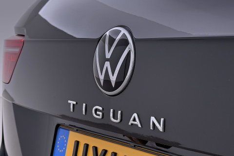 Volkswagen Tiguan 1.4 TSI eHybrid Business+ | Getint Glas | Camera | ACC | PDC V+A