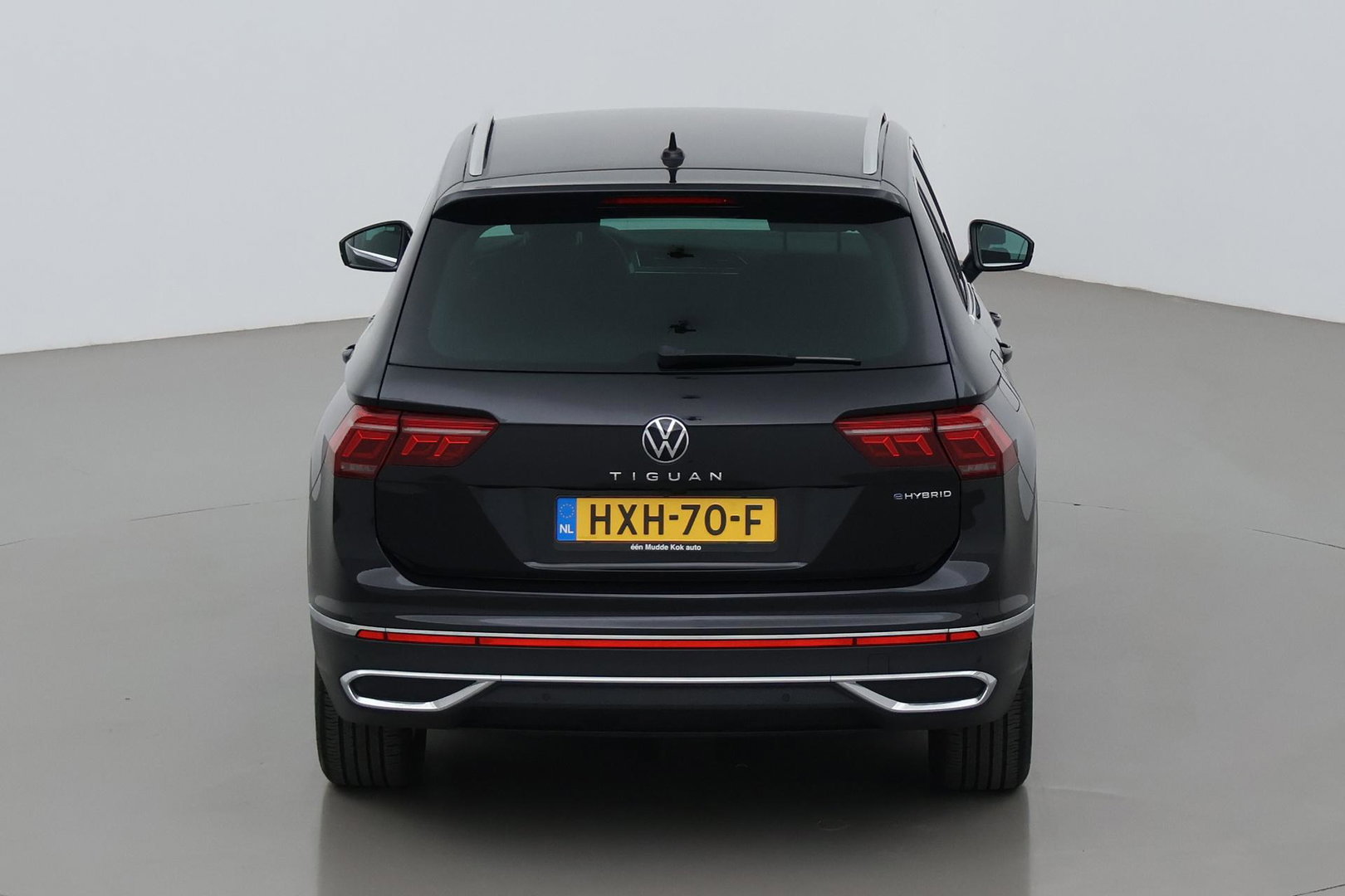 Volkswagen Tiguan 1.4 TSI eHybrid Business+ | Getint Glas | Camera | ACC | PDC V+A