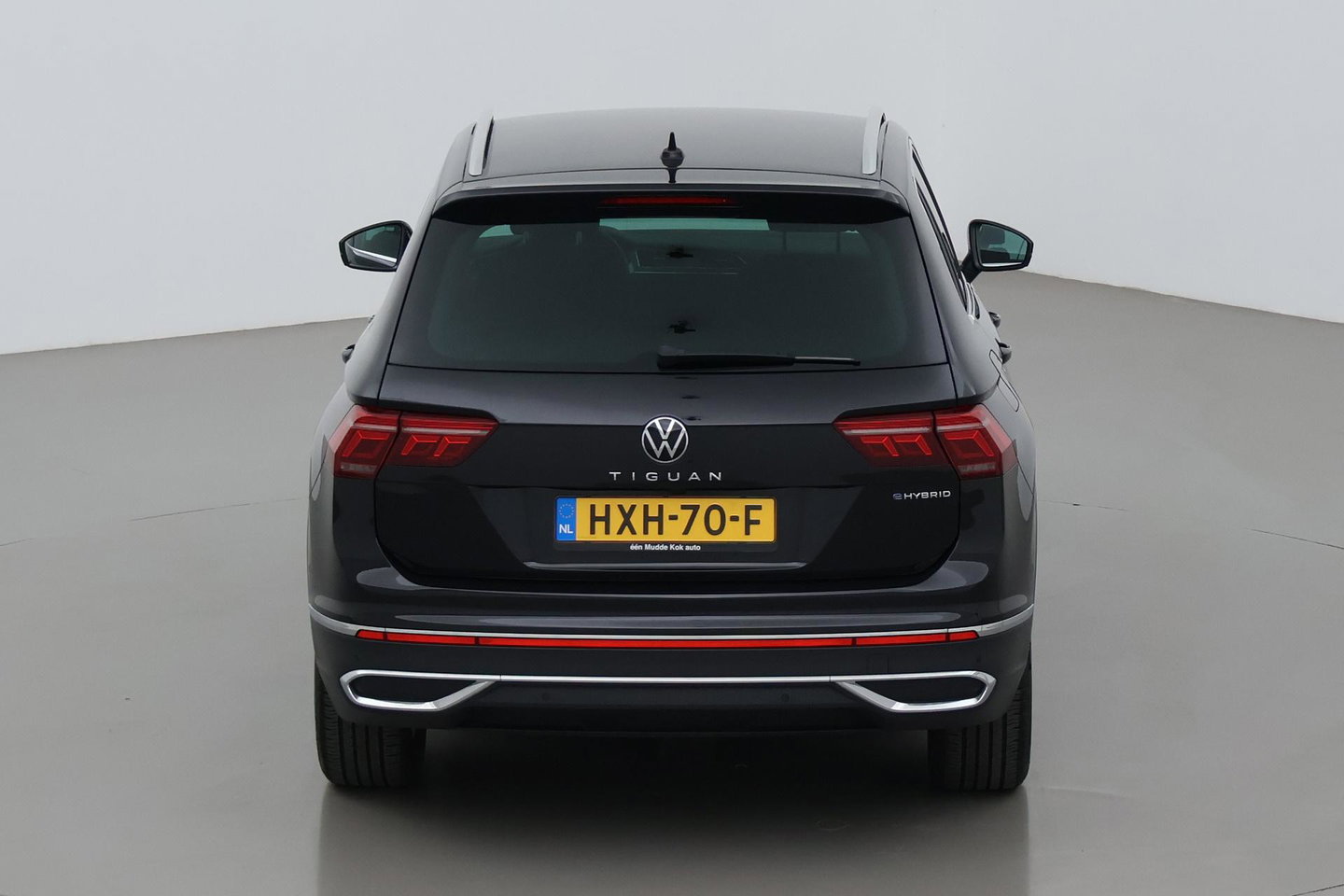 Volkswagen Tiguan 1.4 TSI eHybrid Business+ | Getint Glas | Camera | ACC | PDC V+A