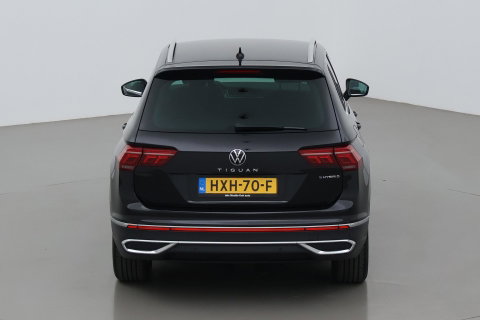 Volkswagen Tiguan 1.4 TSI eHybrid Business+ | Getint Glas | Camera | ACC | PDC V+A