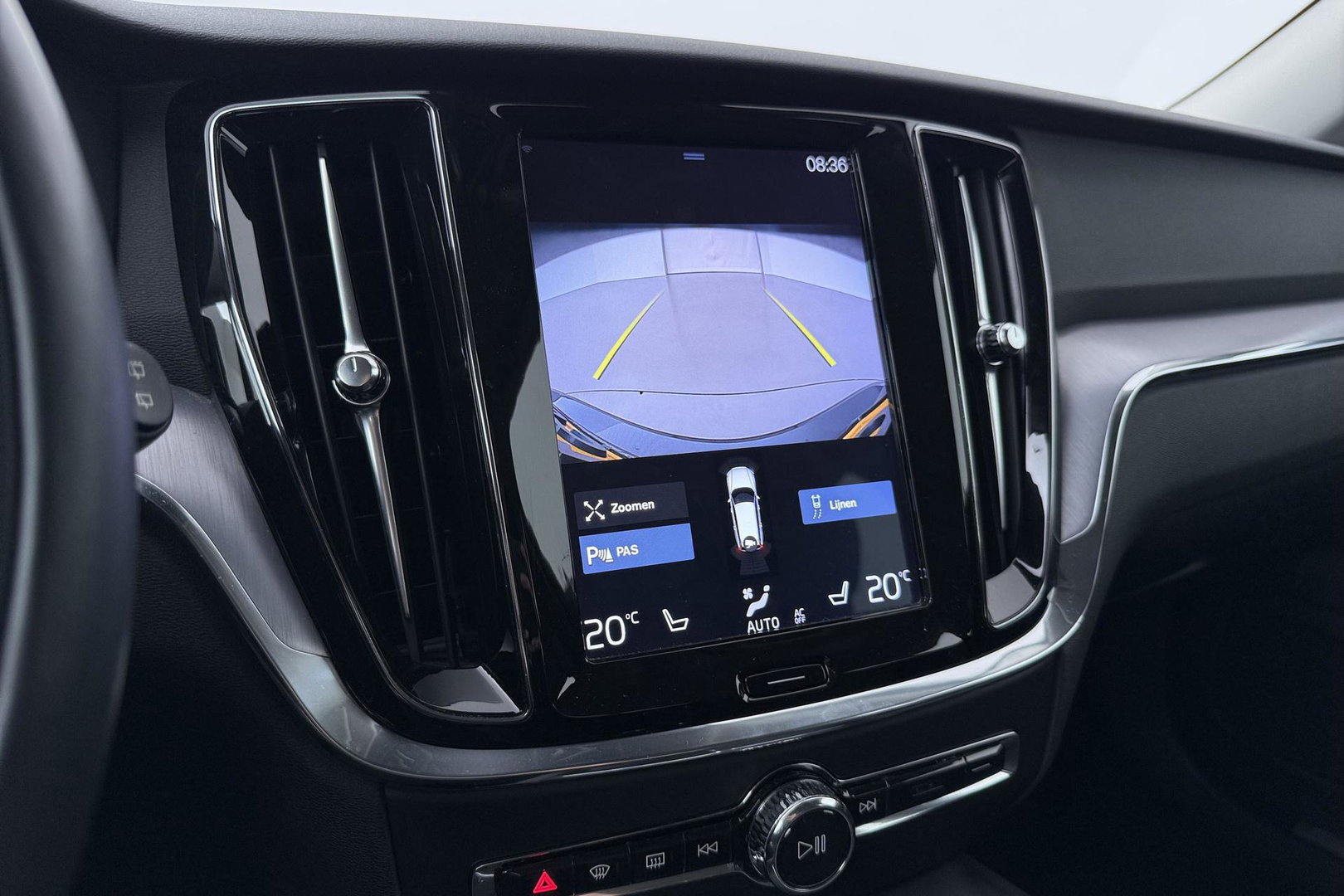 Volvo V60 T4 Momentum Pro | Polestar Optimalisatie | Stoel+Stuurverwarming | Camera | Leder | 19 Inch