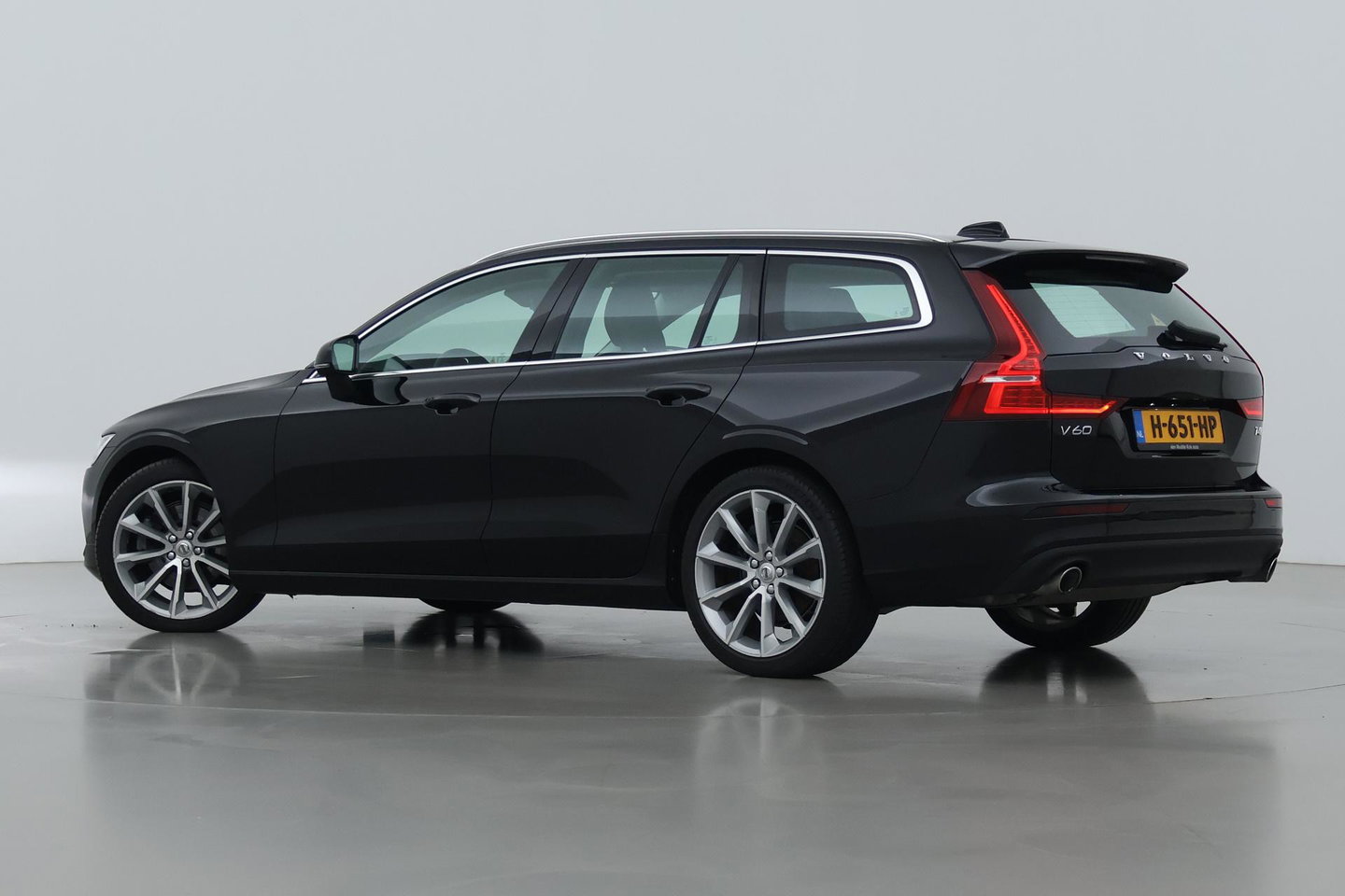 Volvo V60 T4 Momentum Pro | Polestar Optimalisatie | Stoel+Stuurverwarming | Camera | Leder | 19 Inch