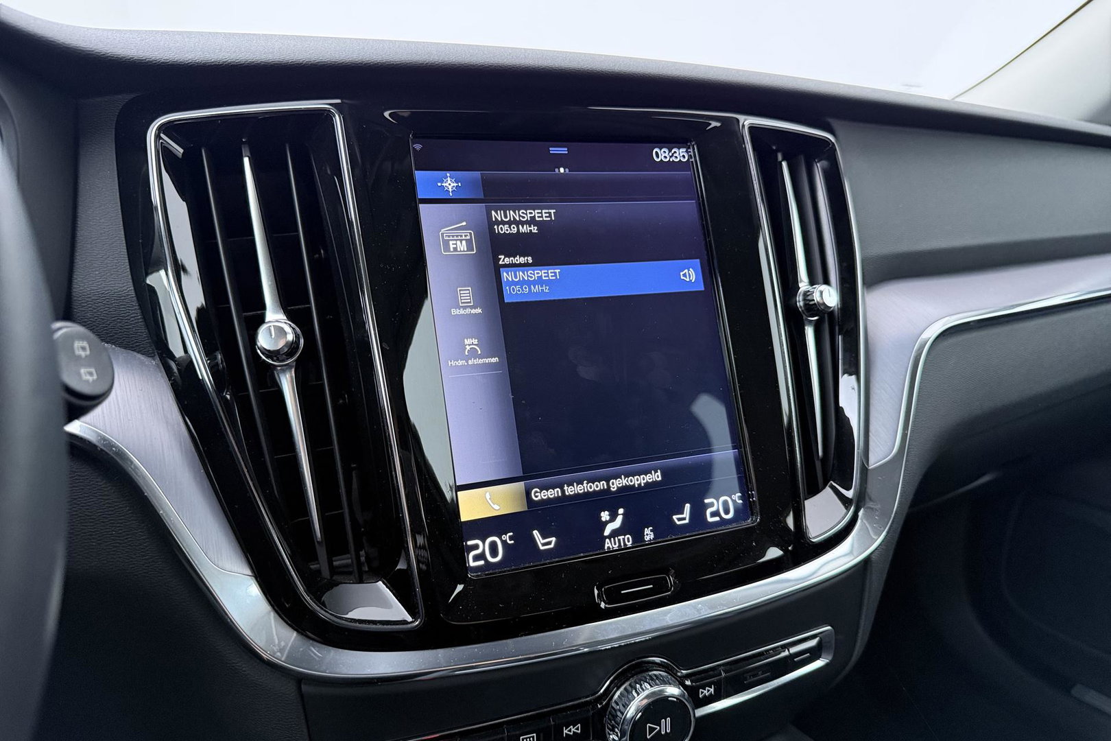 Volvo V60 T4 Momentum Pro | Polestar Optimalisatie | Stoel+Stuurverwarming | Camera | Leder | 19 Inch