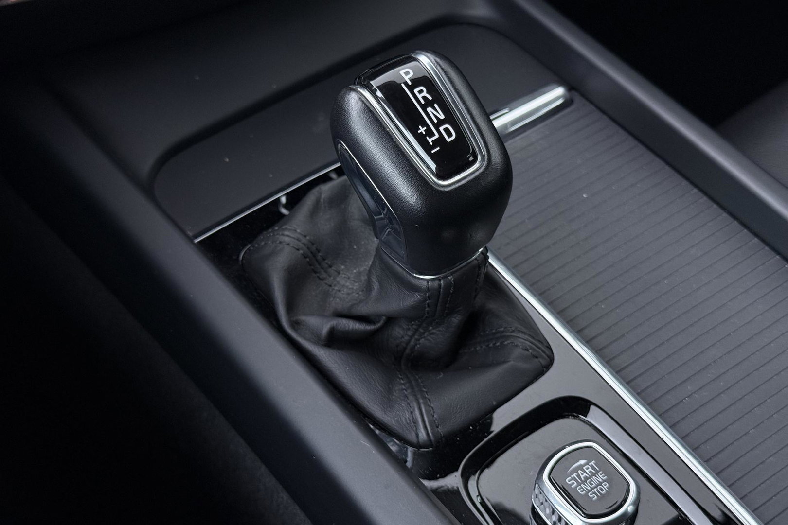 Volvo V60 T4 Momentum Pro | Polestar Optimalisatie | Stoel+Stuurverwarming | Camera | Leder | 19 Inch