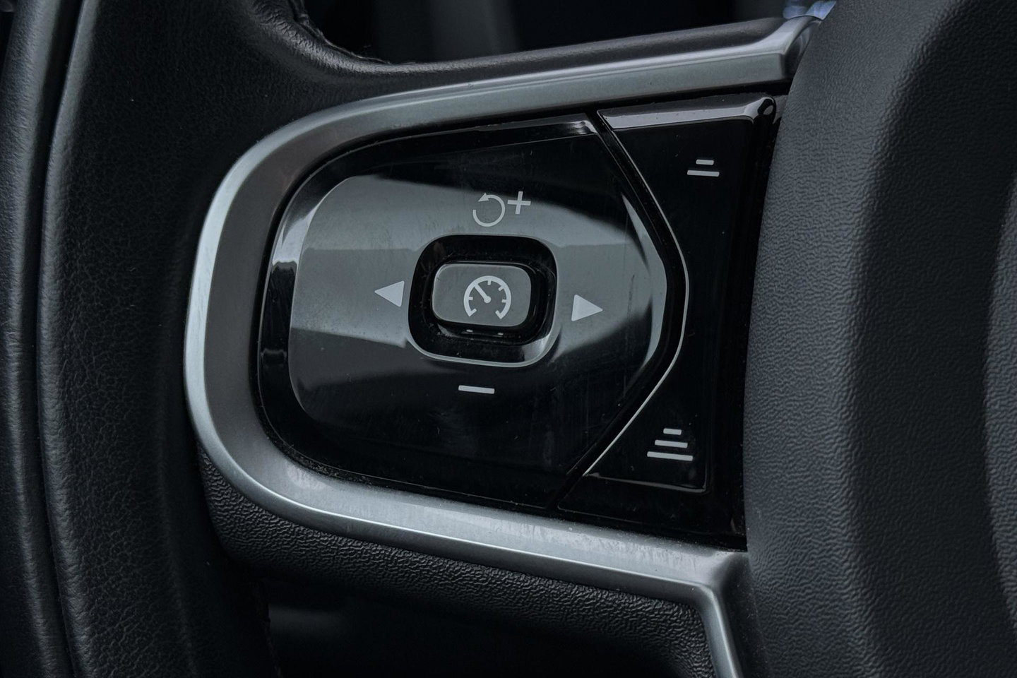 Volvo V60 T4 Momentum Pro | Polestar Optimalisatie | Stoel+Stuurverwarming | Camera | Leder | 19 Inch