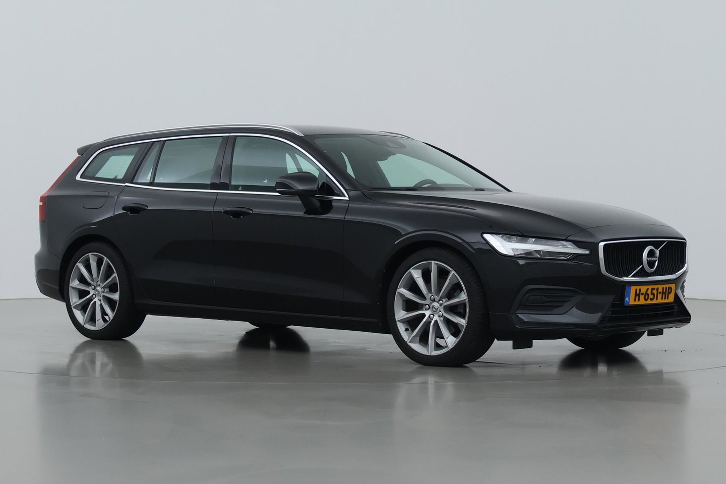Volvo V60 T4 Momentum Pro | Polestar Optimalisatie | Stoel+Stuurverwarming | Camera | Leder | 19 Inch