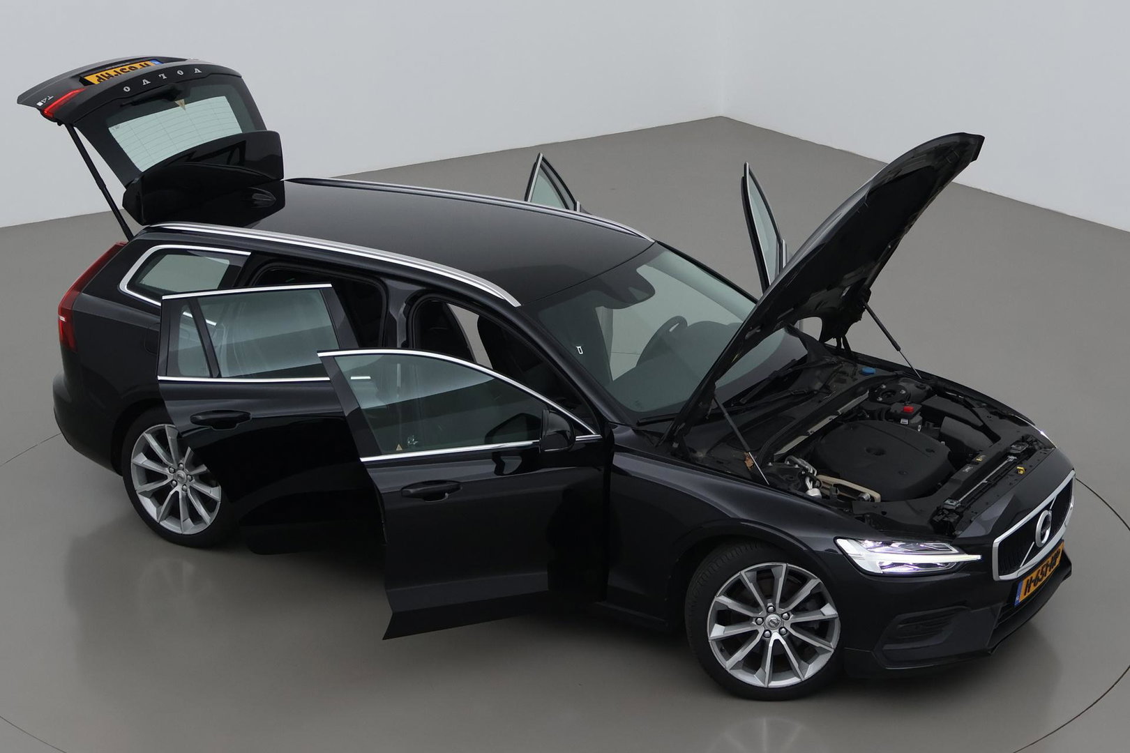 Volvo V60 T4 Momentum Pro | Polestar Optimalisatie | Stoel+Stuurverwarming | Camera | Leder | 19 Inch