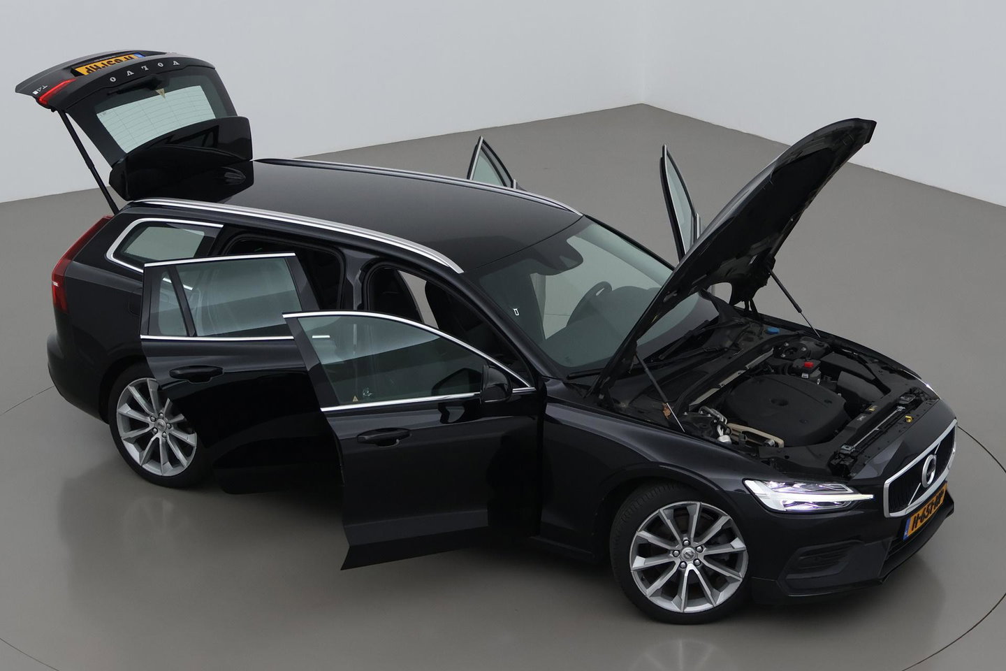 Volvo V60 T4 Momentum Pro | Polestar Optimalisatie | Stoel+Stuurverwarming | Camera | Leder | 19 Inch