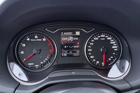 Audi Q2 35 TFSI Edition one | NAP | Panoramadak | ACC | Camera | Automaat | Stoelverwarming | DAB