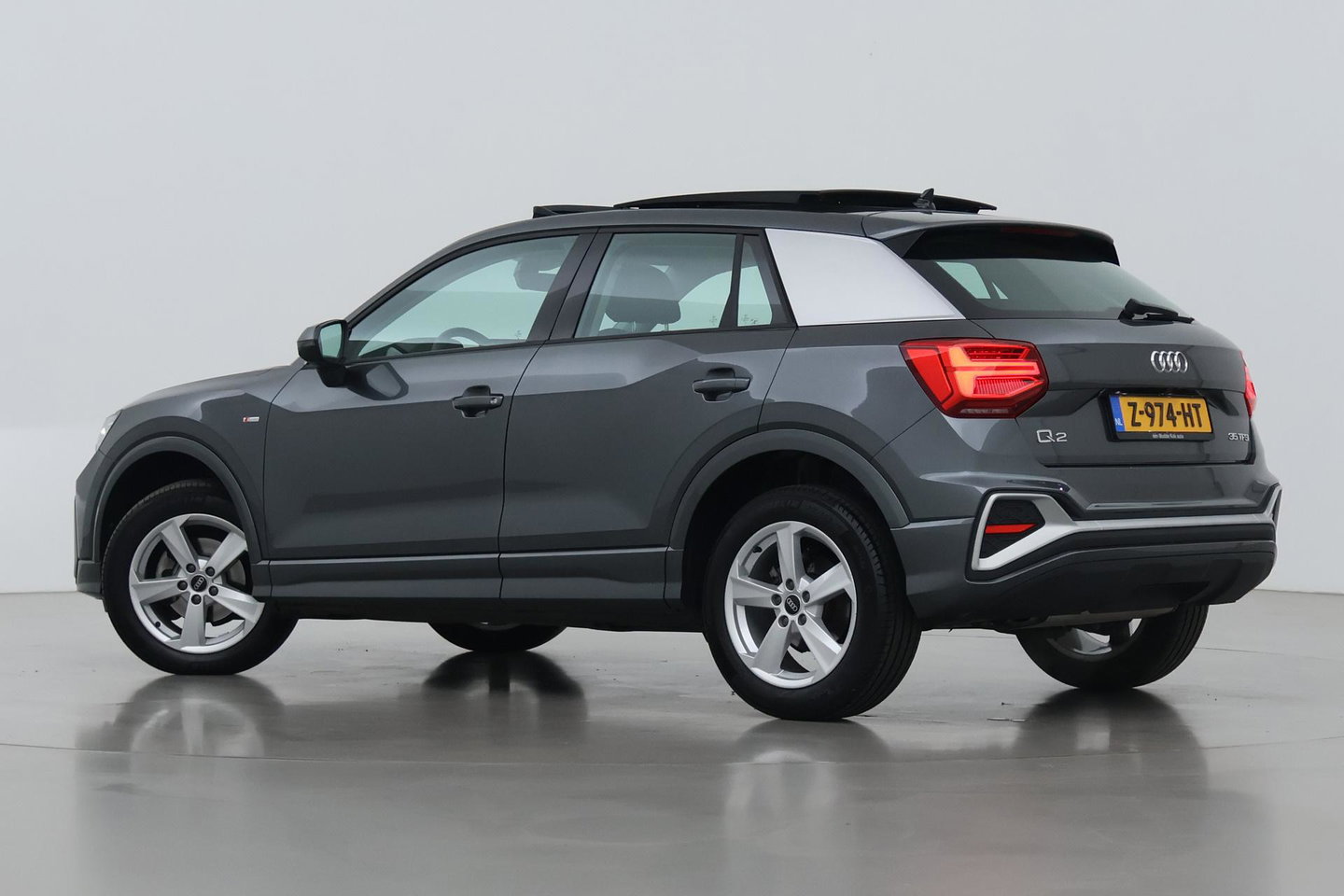 Audi Q2 35 TFSI Edition one | NAP | Panoramadak | ACC | Camera | Automaat | Stoelverwarming | DAB