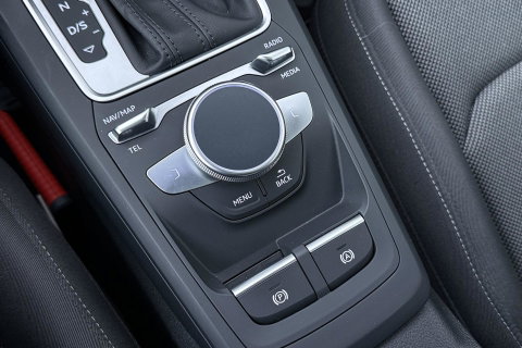 Audi Q2 35 TFSI Edition one | NAP | Panoramadak | ACC | Camera | Automaat | Stoelverwarming | DAB