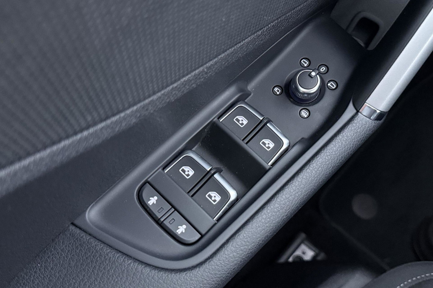 Audi Q2 35 TFSI Edition one | NAP | Panoramadak | ACC | Camera | Automaat | Stoelverwarming | DAB