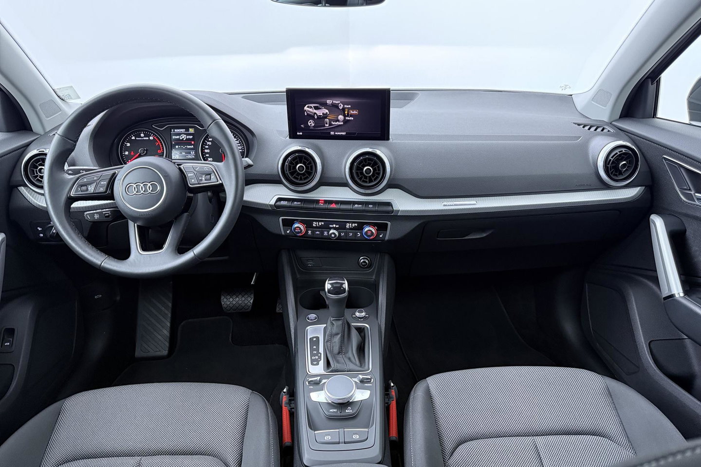 Audi Q2 35 TFSI Edition one | NAP | Panoramadak | ACC | Camera | Automaat | Stoelverwarming | DAB
