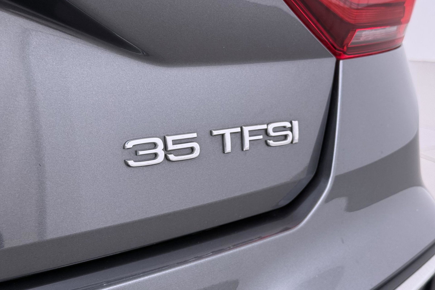 Audi Q2 35 TFSI Edition one | NAP | Panoramadak | ACC | Camera | Automaat | Stoelverwarming | DAB