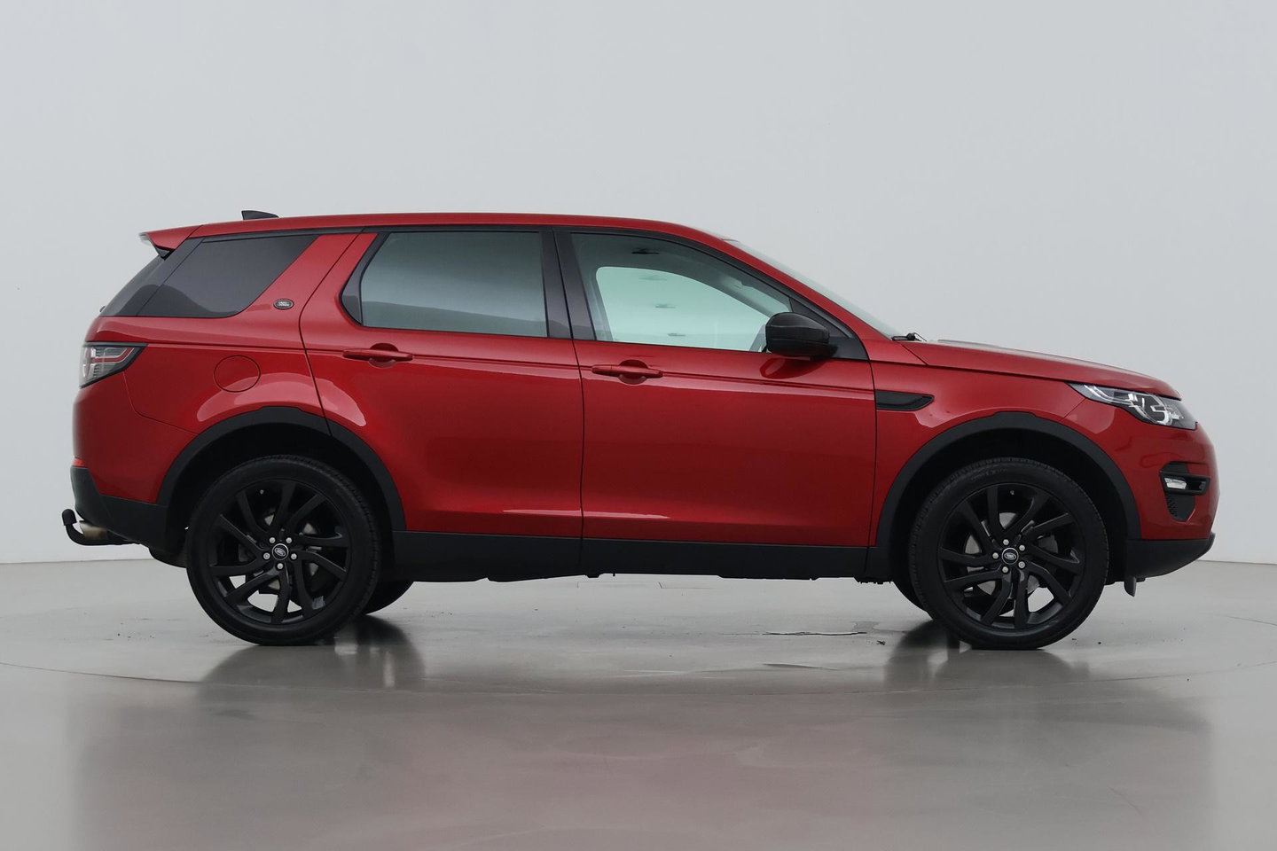 Land Rover Discovery Sport 2.0 TD4 HSE | GRIJS KENTEKEN | MARGE | Trekhaak | Camera | 20 Inch | Bi-Xenon | Stoelverwarming